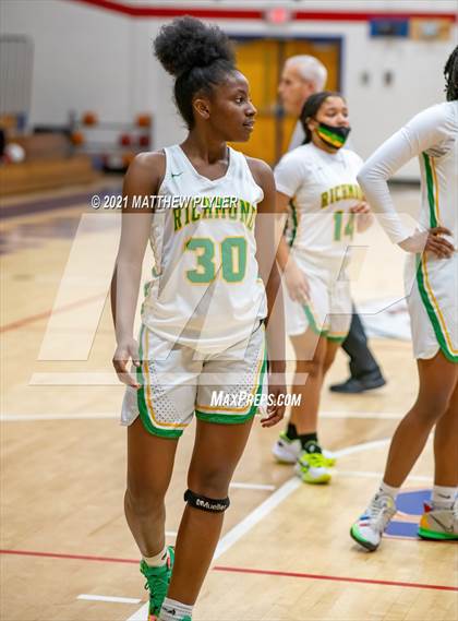 Thumbnail 1 in Richmond vs. Corinth Holders (Cumberland County Holiday Classic) photogallery.