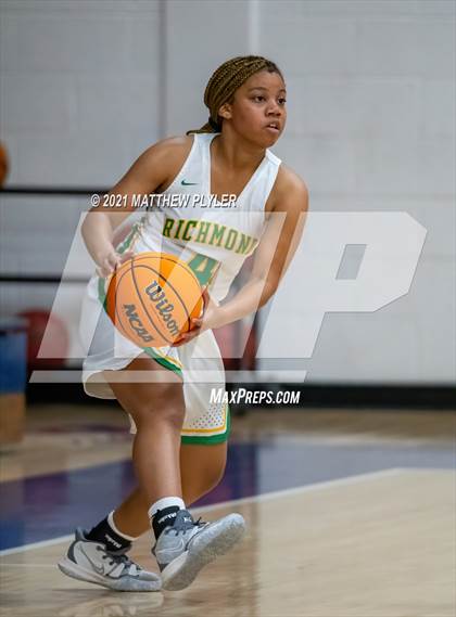 Thumbnail 3 in Richmond vs. Corinth Holders (Cumberland County Holiday Classic) photogallery.