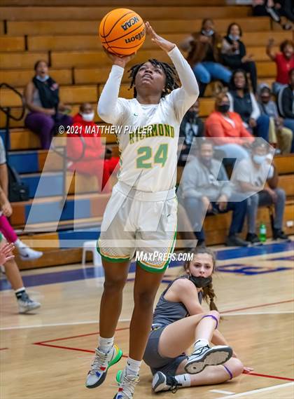 Thumbnail 2 in Richmond vs. Corinth Holders (Cumberland County Holiday Classic) photogallery.