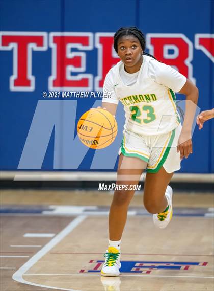Thumbnail 1 in Richmond vs. Corinth Holders (Cumberland County Holiday Classic) photogallery.