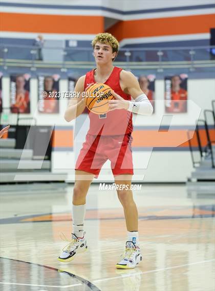 Thumbnail 2 in Crimson Cliffs vs. Farmington (Falcon Classic) photogallery.