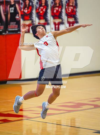 Thumbnail 3 in Servite @ Orange Lutheran photogallery.