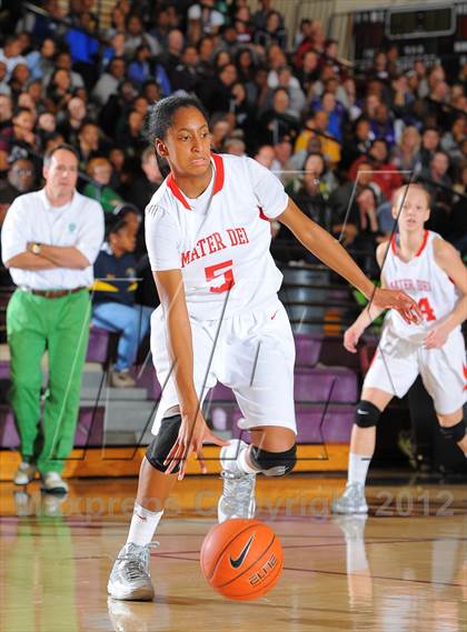 Thumbnail 1 in St. Mary's vs. Mater Dei (Nike Tournament of Champions) photogallery.