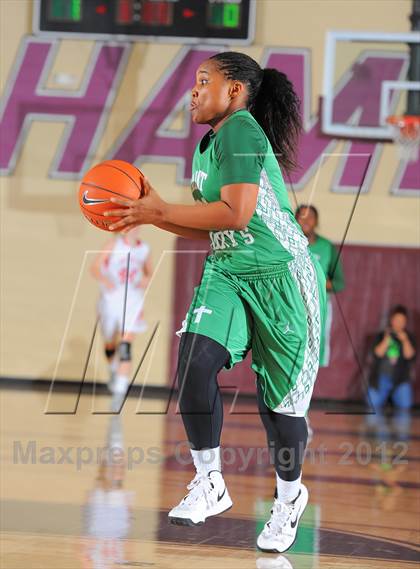 Thumbnail 2 in St. Mary's vs. Mater Dei (Nike Tournament of Champions) photogallery.