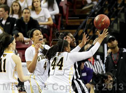 Thumbnail 3 in Bishop O'Dowd vs. Windward (CIF State Open Division Final) photogallery.