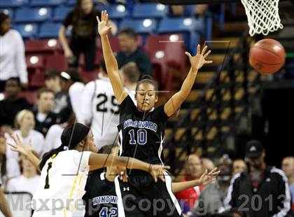 Thumbnail 3 in Bishop O'Dowd vs. Windward (CIF State Open Division Final) photogallery.