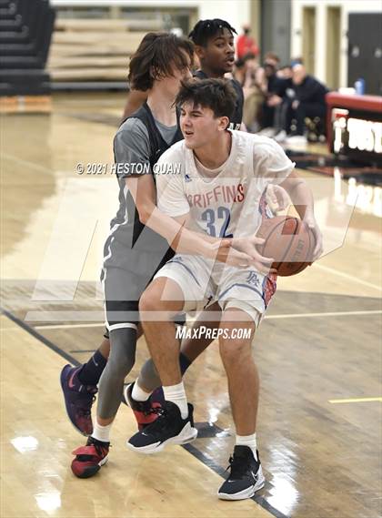Thumbnail 3 in Chaparral vs. Los Alamitos (Tustin Holiday Classic) photogallery.