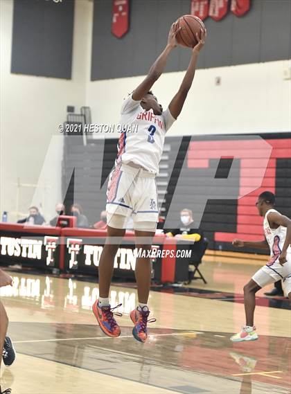 Thumbnail 1 in Chaparral vs. Los Alamitos (Tustin Holiday Classic) photogallery.