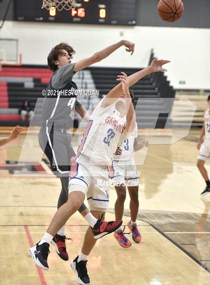 Thumbnail 2 in Chaparral vs. Los Alamitos (Tustin Holiday Classic) photogallery.