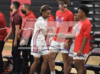 Thumbnail 3 in Chaparral vs. Los Alamitos (Tustin Holiday Classic) photogallery.