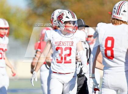 Thumbnail 2 in Albany vs. Muenster (UIL Football 2A Region 2 Regional) photogallery.