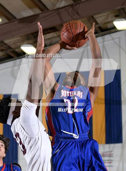 Thumbnail 3 in Christian Brothers vs. Woodcreek (Gridley Invitational) photogallery.