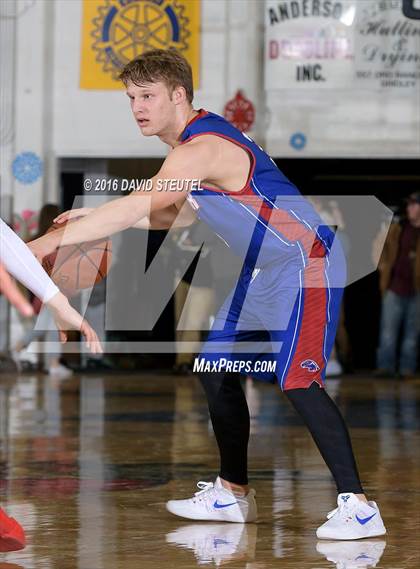 Thumbnail 2 in Christian Brothers vs. Woodcreek (Gridley Invitational) photogallery.