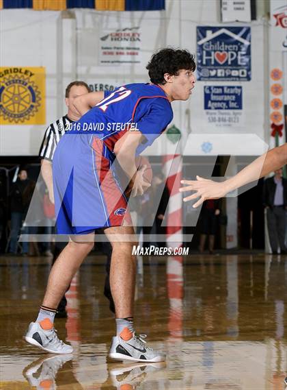 Thumbnail 2 in Christian Brothers vs. Woodcreek (Gridley Invitational) photogallery.