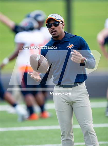Thumbnail 3 in Sachse vs Plano East photogallery.