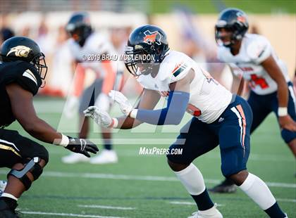 Thumbnail 3 in Sachse vs Plano East photogallery.