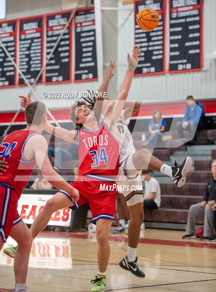 Thumbnail 2 in Mountain View vs Cimarron-Memorial (Torrey Pines Holiday Classic Tip-Off)  photogallery.