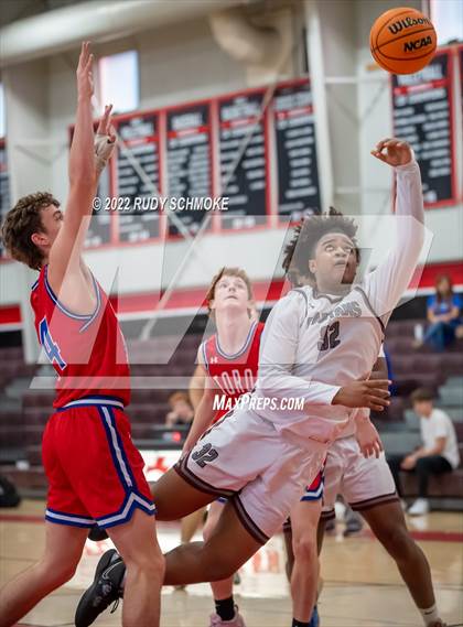 Thumbnail 3 in Mountain View vs Cimarron-Memorial (Torrey Pines Holiday Classic Tip-Off)  photogallery.