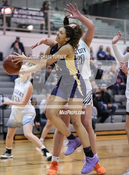 Thumbnail 2 in Idaho State All Star Game 2021 photogallery.