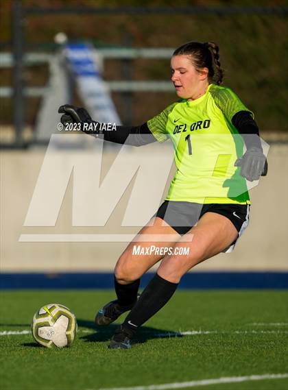Thumbnail 2 in St. Francis vs. Del Oro (CIF SJS D2 Final) photogallery.