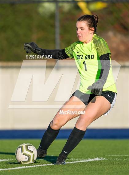Thumbnail 3 in St. Francis vs. Del Oro (CIF SJS D2 Final) photogallery.