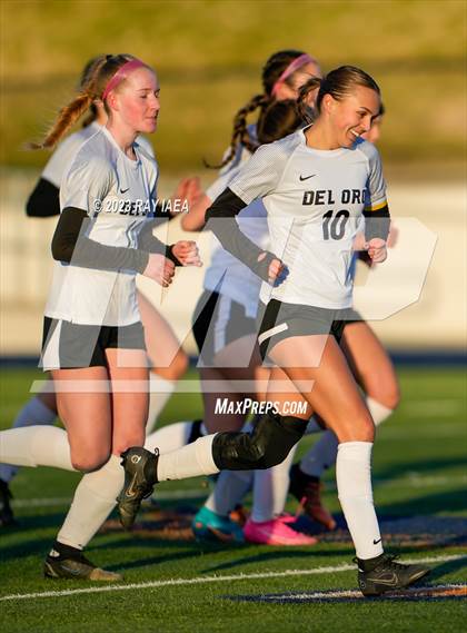 Thumbnail 1 in St. Francis vs. Del Oro (CIF SJS D2 Final) photogallery.