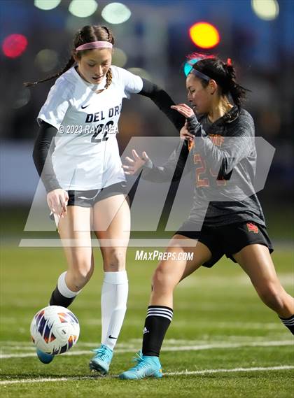 Thumbnail 2 in St. Francis vs. Del Oro (CIF SJS D2 Final) photogallery.