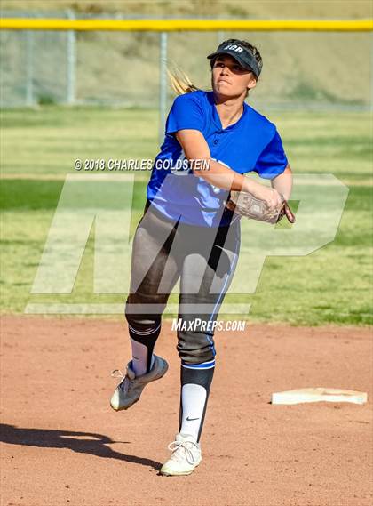 Thumbnail 2 in El Camino Real @ Agoura photogallery.