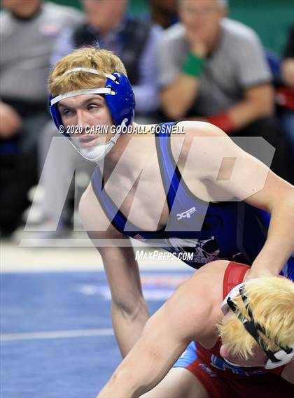 Thumbnail 2 in NCHSAA Wrestling Championship (Finals 160 lb) photogallery.