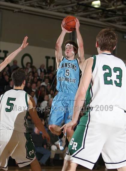 Thumbnail 2 in Catholic Central vs. Richard photogallery.