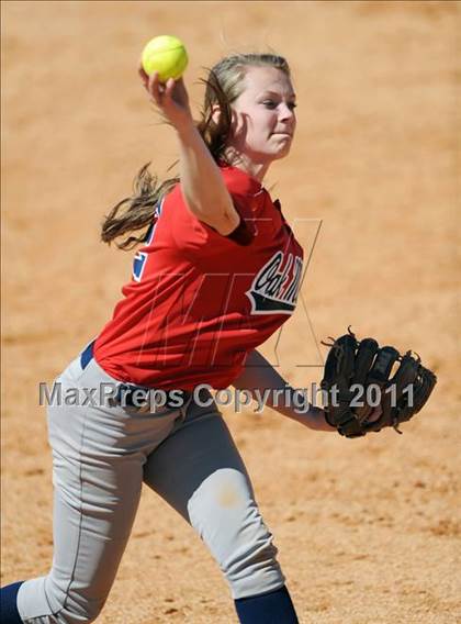 Thumbnail 3 in Oak Mountain vs. Holtville (Bob Jones Tournament) photogallery.