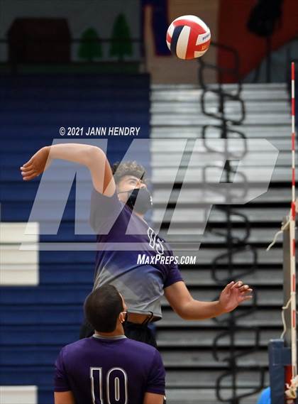Thumbnail 3 in Silverado vs. Sierra Vista photogallery.