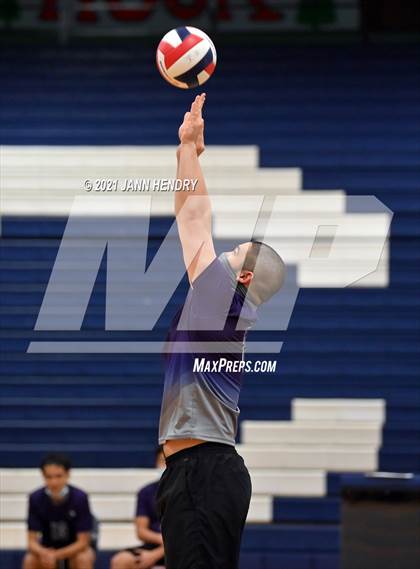 Thumbnail 2 in Silverado vs. Sierra Vista photogallery.
