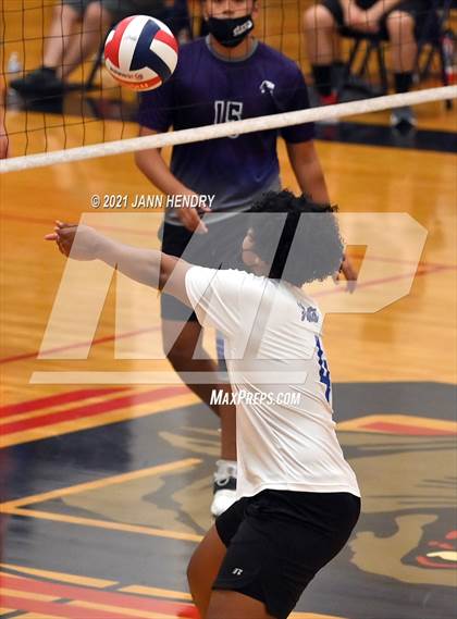 Thumbnail 1 in Silverado vs. Sierra Vista photogallery.