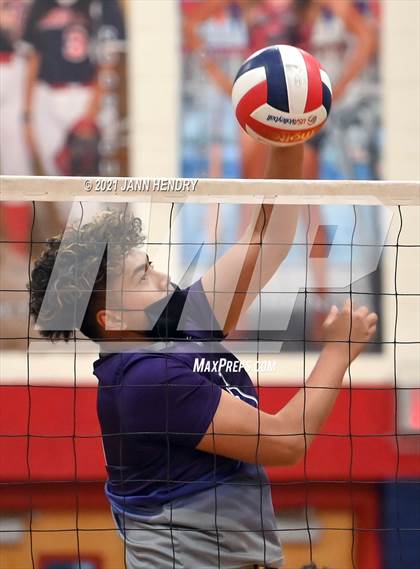Thumbnail 2 in Silverado vs. Sierra Vista photogallery.