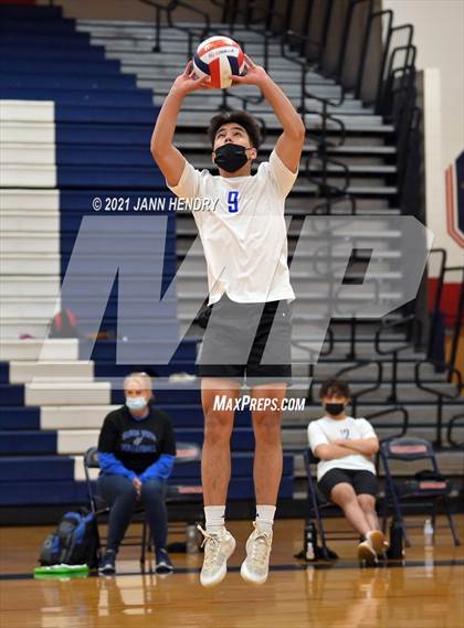 Thumbnail 1 in Silverado vs. Sierra Vista photogallery.