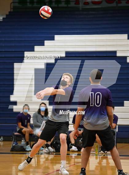 Thumbnail 2 in Silverado vs. Sierra Vista photogallery.
