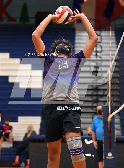 Thumbnail 3 in Silverado vs. Sierra Vista photogallery.