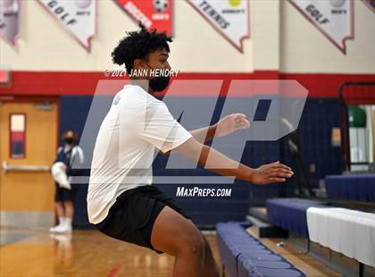 Thumbnail 1 in Silverado vs. Sierra Vista photogallery.
