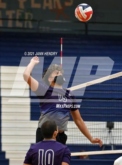Thumbnail 2 in Silverado vs. Sierra Vista photogallery.