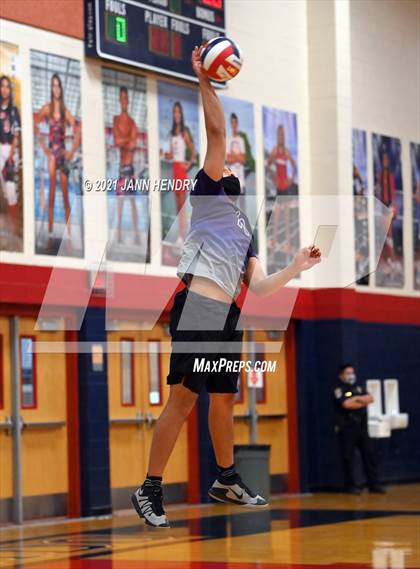 Thumbnail 3 in Silverado vs. Sierra Vista photogallery.