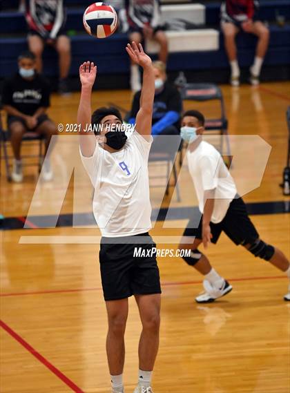 Thumbnail 2 in Silverado vs. Sierra Vista photogallery.