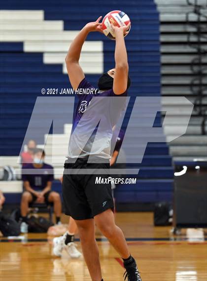 Thumbnail 1 in Silverado vs. Sierra Vista photogallery.