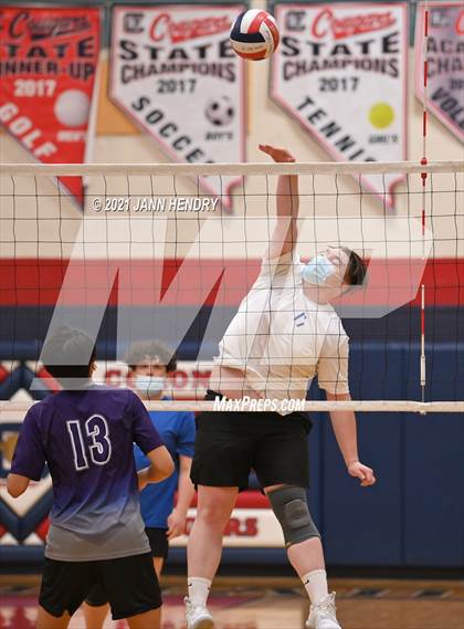 Thumbnail 3 in Silverado vs. Sierra Vista photogallery.