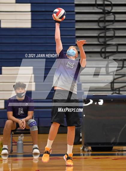 Thumbnail 1 in Silverado vs. Sierra Vista photogallery.