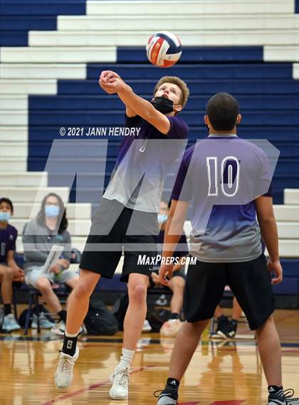 Thumbnail 3 in Silverado vs. Sierra Vista photogallery.