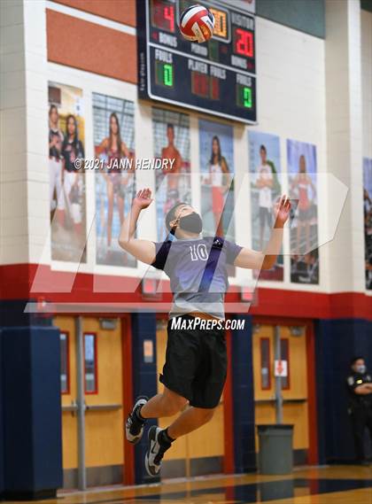 Thumbnail 2 in Silverado vs. Sierra Vista photogallery.