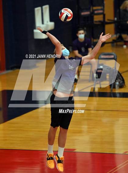 Thumbnail 3 in Silverado vs. Sierra Vista photogallery.