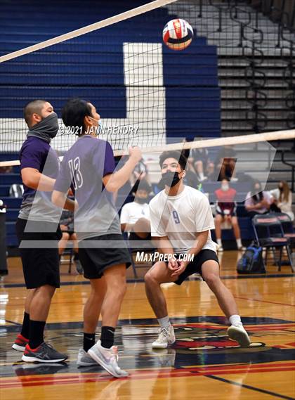 Thumbnail 1 in Silverado vs. Sierra Vista photogallery.