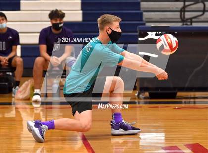 Thumbnail 3 in Silverado vs. Sierra Vista photogallery.